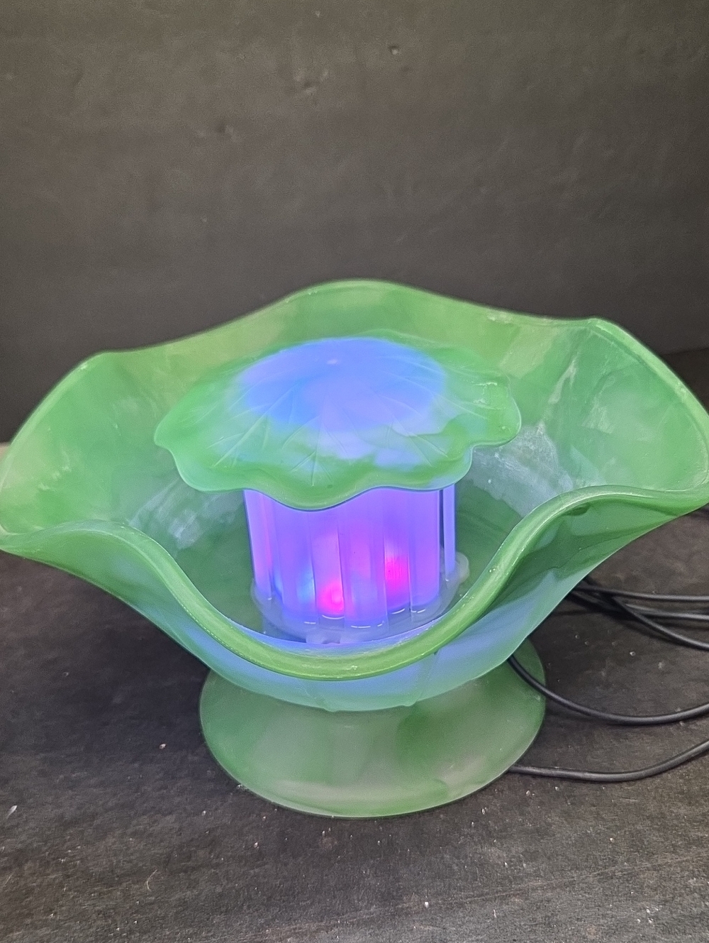 Art Glass Lotus Tabletop Mist Fountain / Fogger Lamp